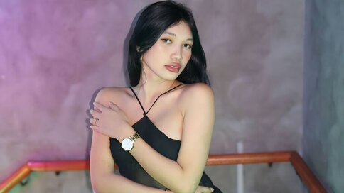 Join AmayaGrande’s Live Cam Show Now