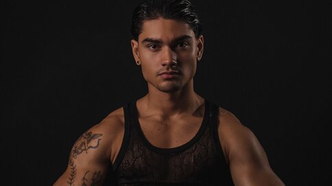 Join ApoloRay’s Live Cam Show Now