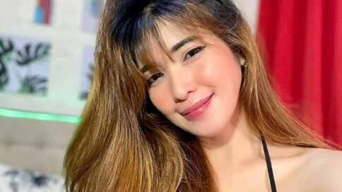 Join BellaWinter’s Live Cam Show Now