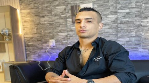 Join BlacePhoenix’s Live Cam Show Now