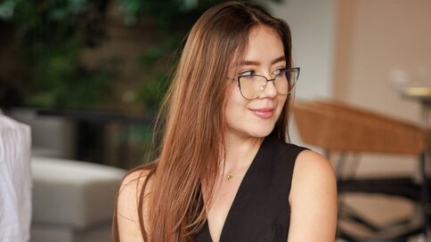 Join CharaSmith’s Live Cam Show Now