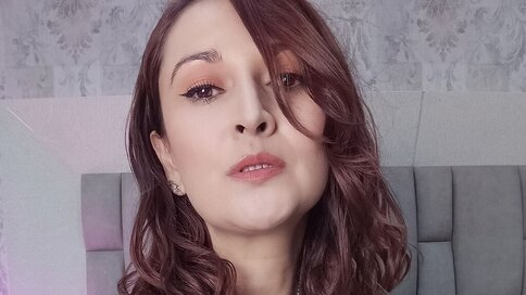 Join CharlotteeHarper’s Live Cam Show Now