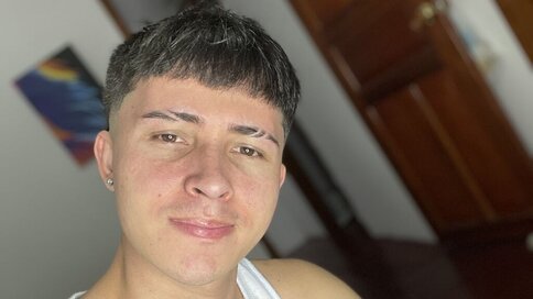 Join DamienSmith’s Live Cam Show Now