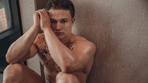 Join DanielHops’s Live Cam Show Now