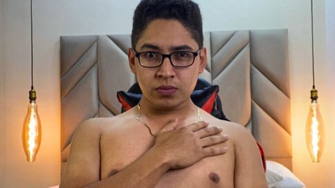 Join DanteVoss’s Live Cam Show Now