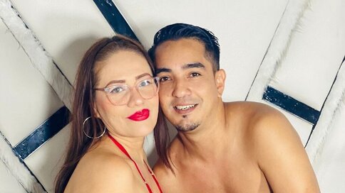 Join JohanaAndMiller’s Live Cam Show Now