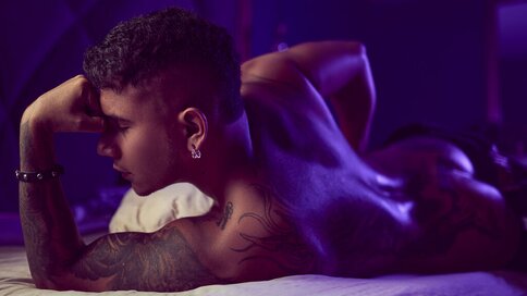 Join MasonVeloria’s Live Cam Show Now