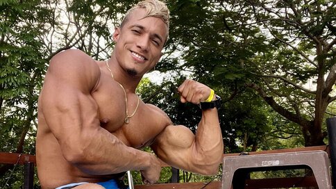 Join MatSteel’s Live Cam Show Now