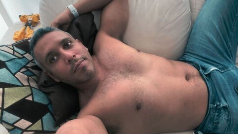 Join MatthewBlake’s Live Cam Show Now