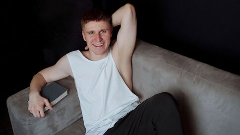Join MikeCoston’s Live Cam Show Now