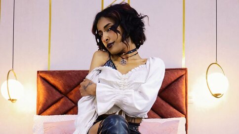 Join NaomiiSky’s Live Cam Show Now