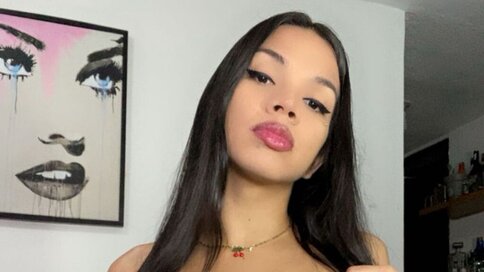 Join SaraTaylors’s Live Cam Show Now