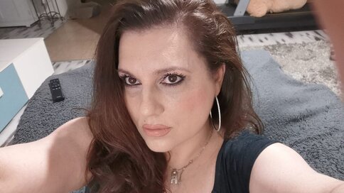 Join StellaGemella’s Live Cam Show Now